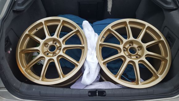 Repainted and refurbed wheels i need new prodrive centre caps can any 1 help plz