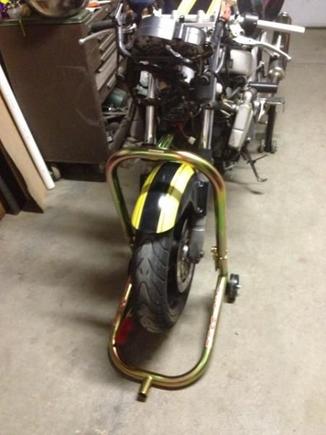 Pit Bull headlift stand