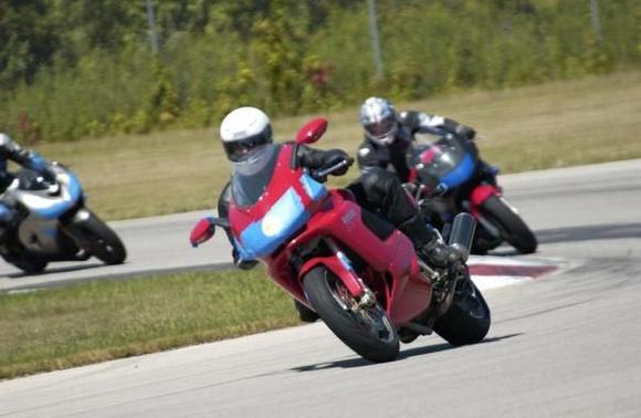08
chasing down the ducati