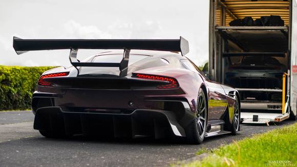 Aston Martin Vulcan. Facebook: Sianloysonphotography