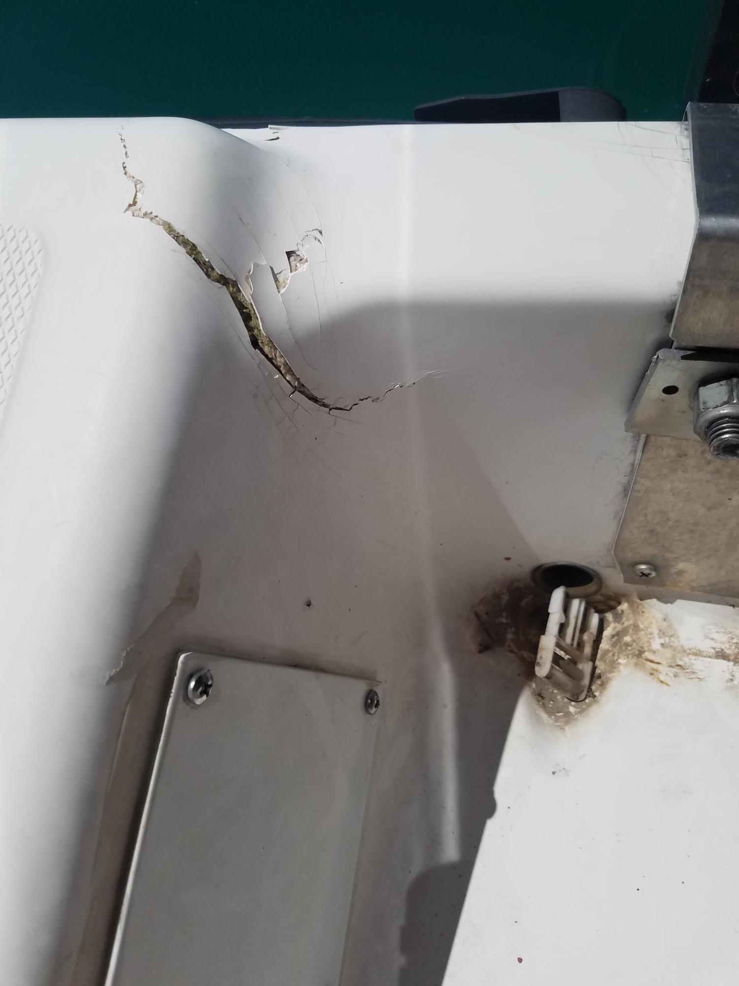 Fire boat transom cracked. Best way to fix? The Hull Truth Boating