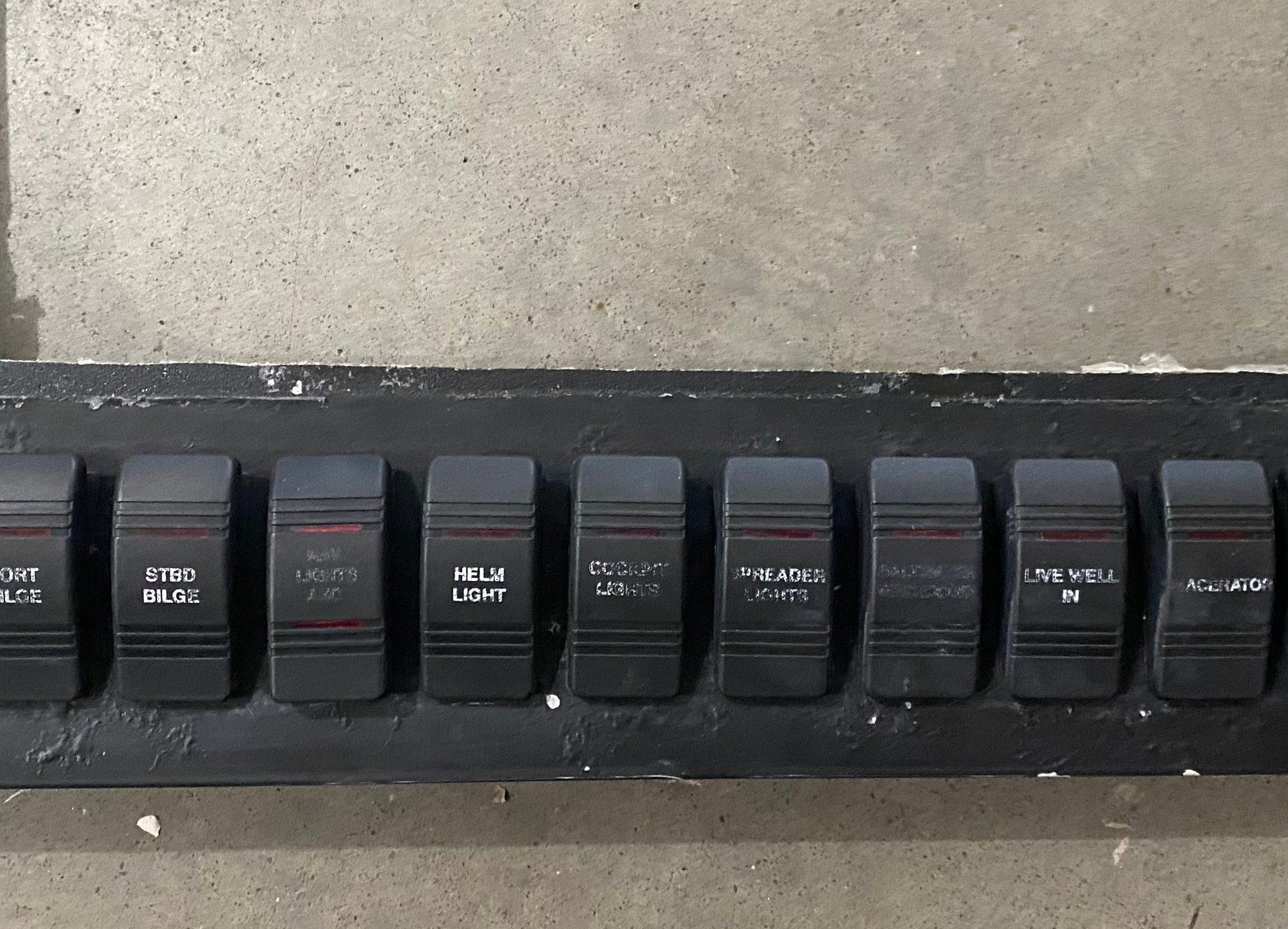 Rocker vs Button switches The Hull Truth Boating and Fishing Forum