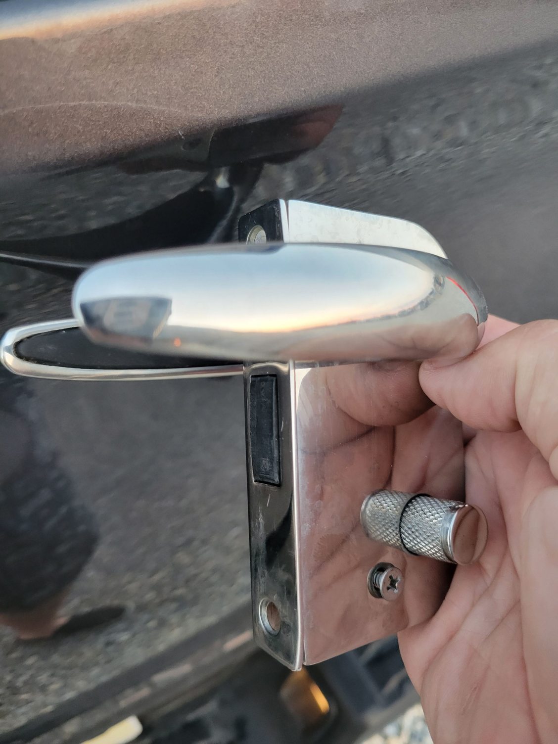 Head Door Latch Doesnt Pop Out Southco / Robalo The Hull Truth