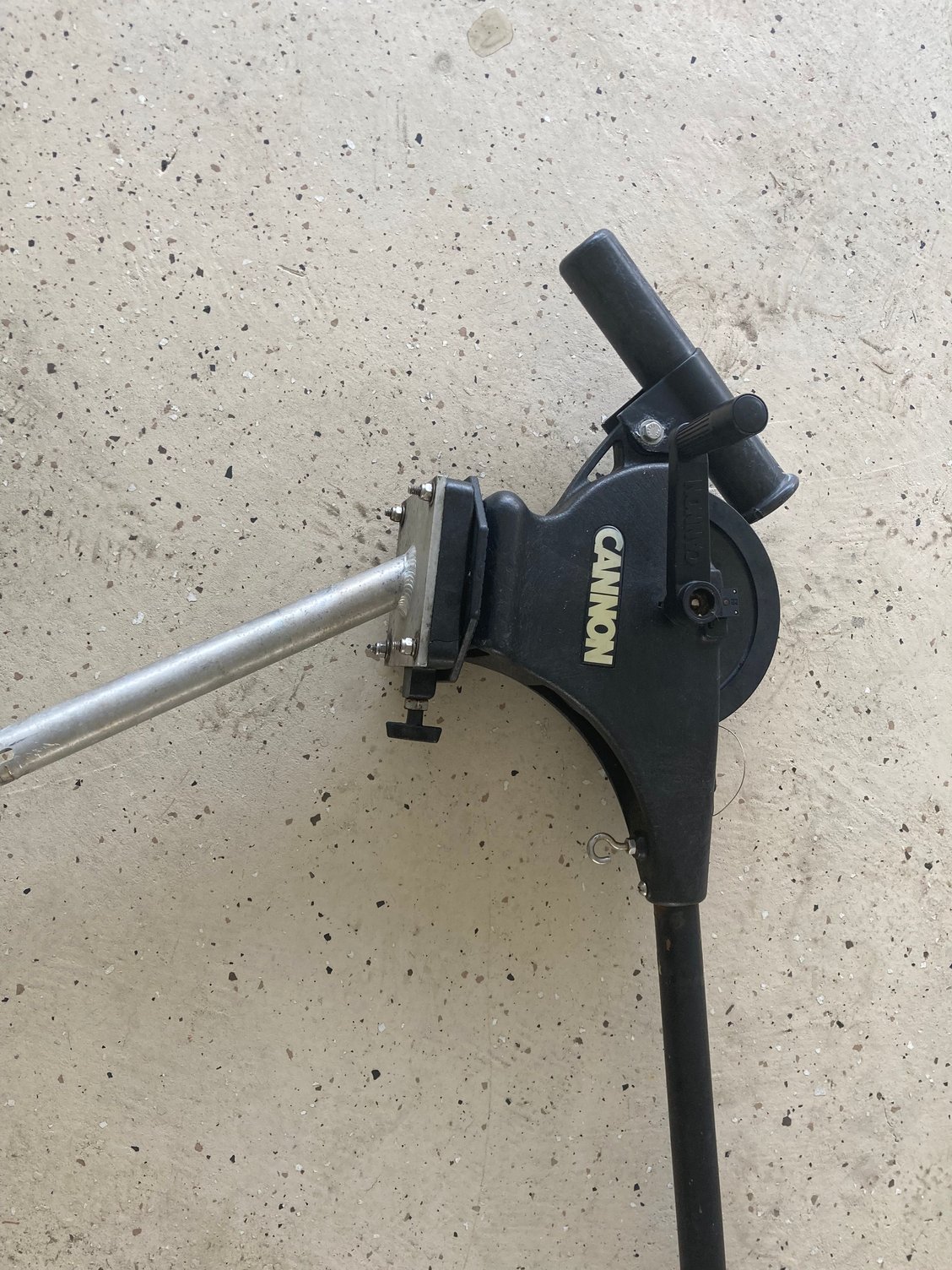 Cannon downrigger with mount The Hull Truth Boating and Fishing Forum