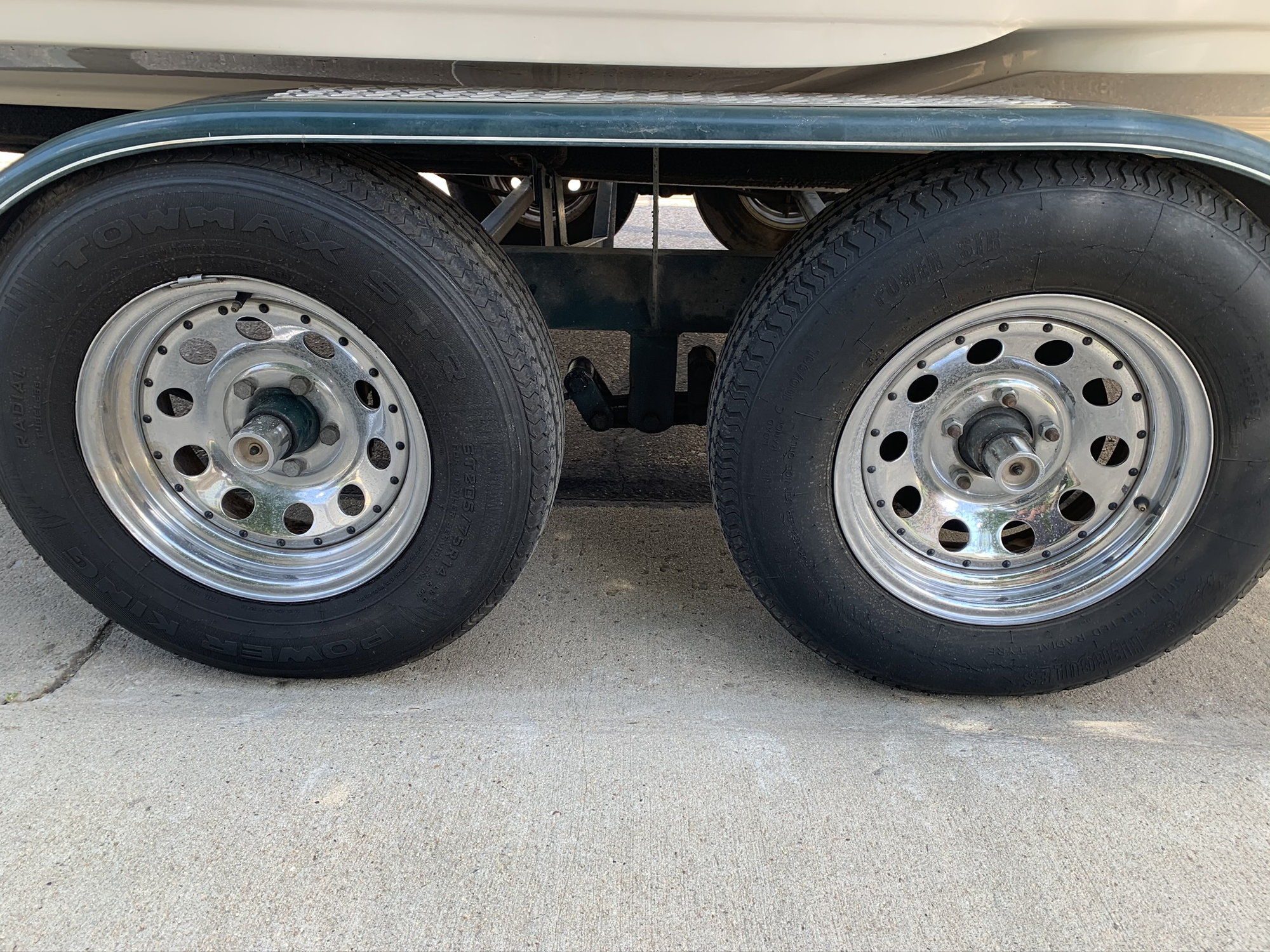 Help gaining 2-3 clearance on trailer tires to fender - The Hull Truth -  Boating and Fishing Forum