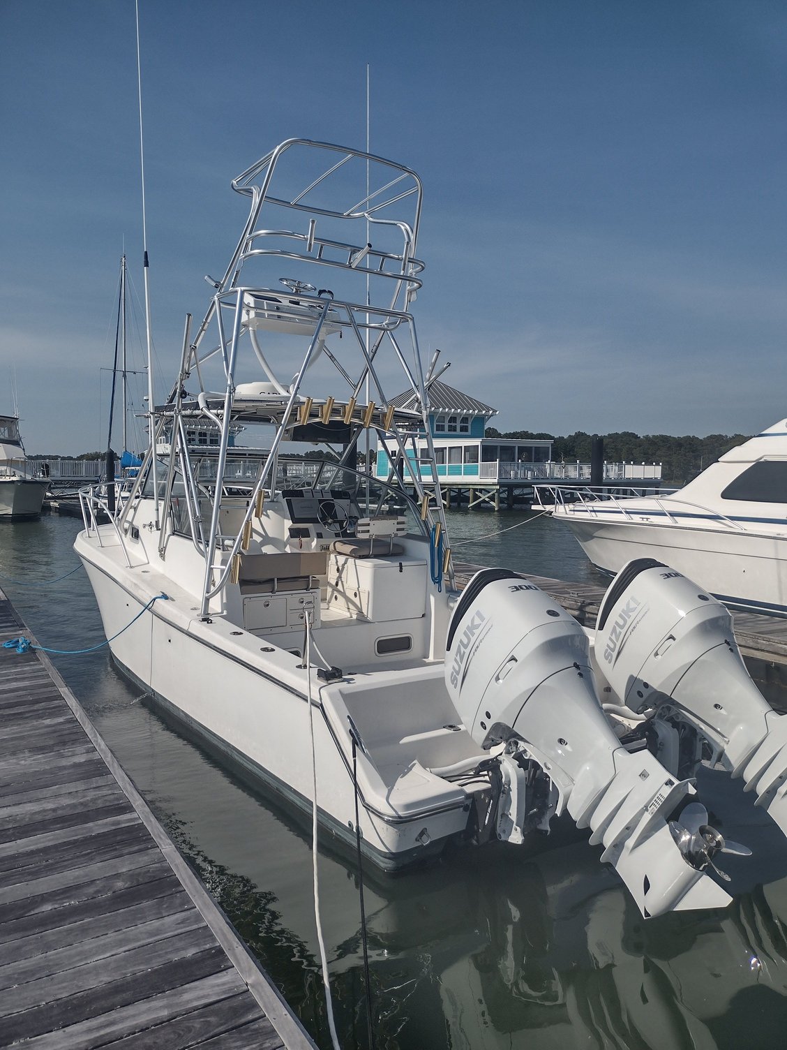 2002 Mako 313, 2022 Suzuki 300's, Needs a fuel tank - The