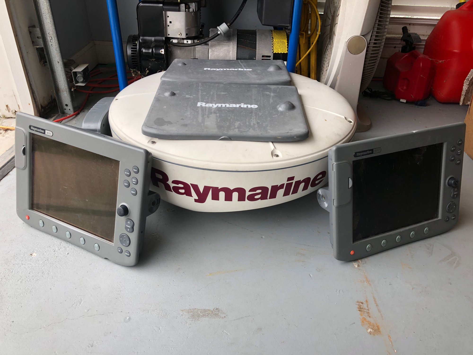 (2) Raymarine C 120's and radar - The Hull Truth - Boating and Fishing