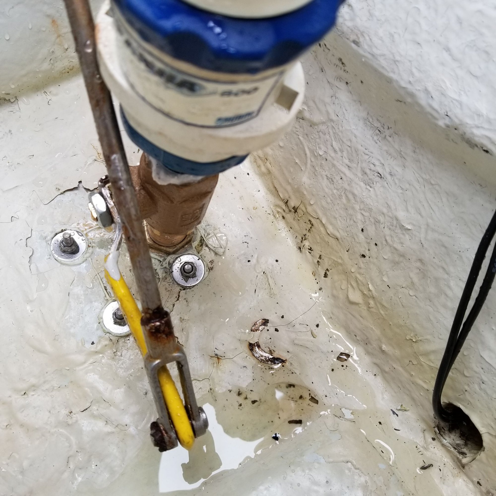 Bilge pump, float switch orientation? The Hull Truth Boating and Fishing Forum