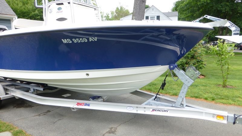 Shark White Bottom Paint The Hull Truth Boating And Fishing Forum You Can Just Barely Make Out The Paint Line About Halfway Down White On Bow