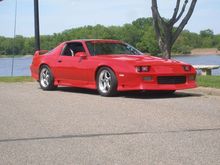 071
91 rs- 355, t-5, 3.27 geared 9 bolt, 4wdb, sfc's, t-tops, new paint and mint interior, 17" roh snyper wheels 3" flowmaster
