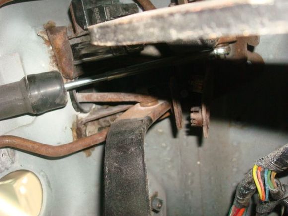 With the car up in the air like it is its kinda hard to see where the rod and clip go so did it all by feel.