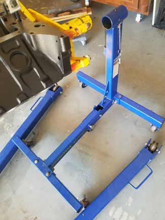 Well, damn.  Front support legs too wide on the stand.  Nice.