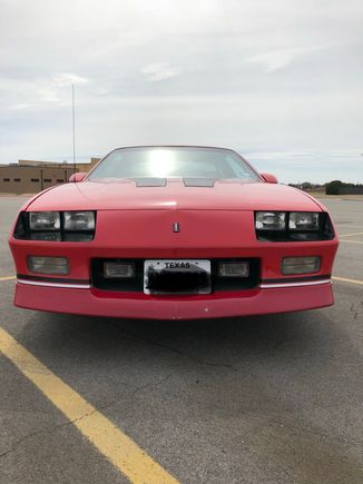 If you zoom in right on the driver side, you can see that gap.