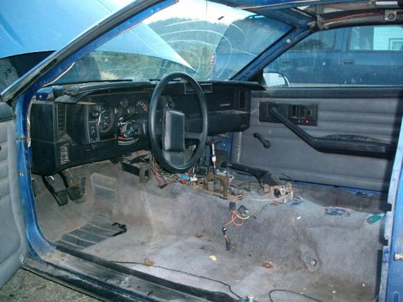 This is the interior with the seats taken out.. not pretty.