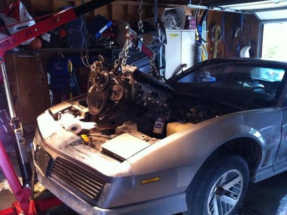 355 Chev 2.02 heads nice engine only 5000kms on the engine looks alot worse then the engine really is.