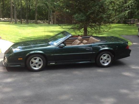 24,000 miles
# 67,158 - production date Aug 14th,  Probably one of the last RS 305 Green convertible's to roll off the assembly line in 1992