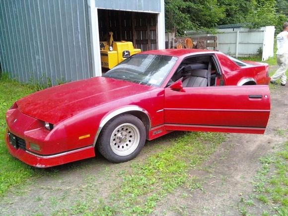 1000 bucks n the car is completly solid interior n all