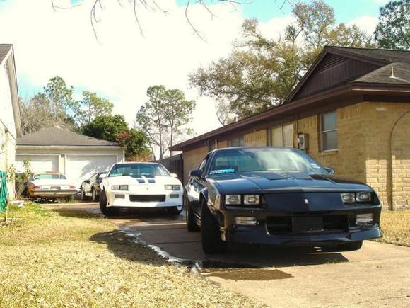 sexy ass car dads 76 camaro in back and the red RS isnt here !