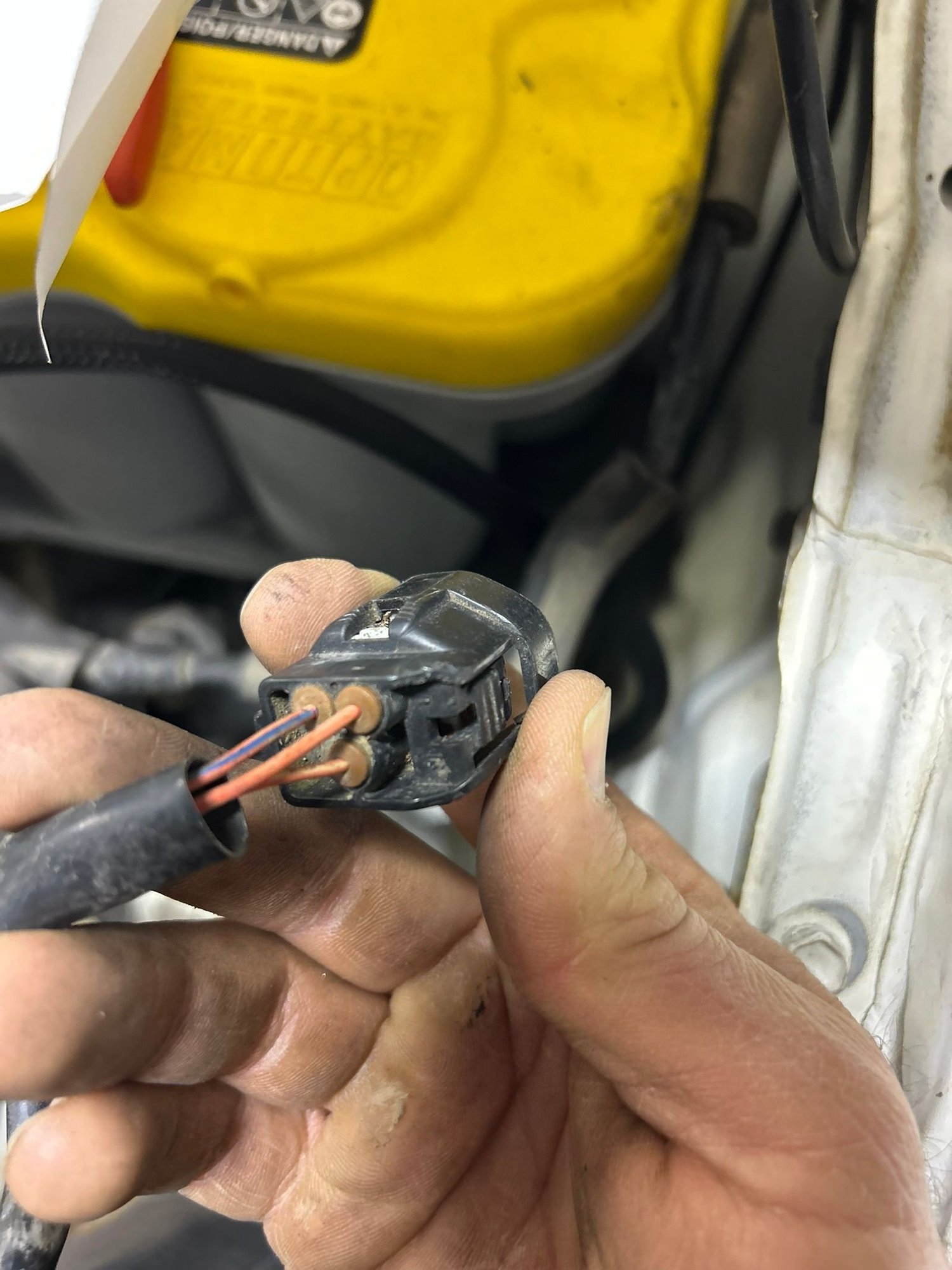 Pin 1 is Red = Ground 