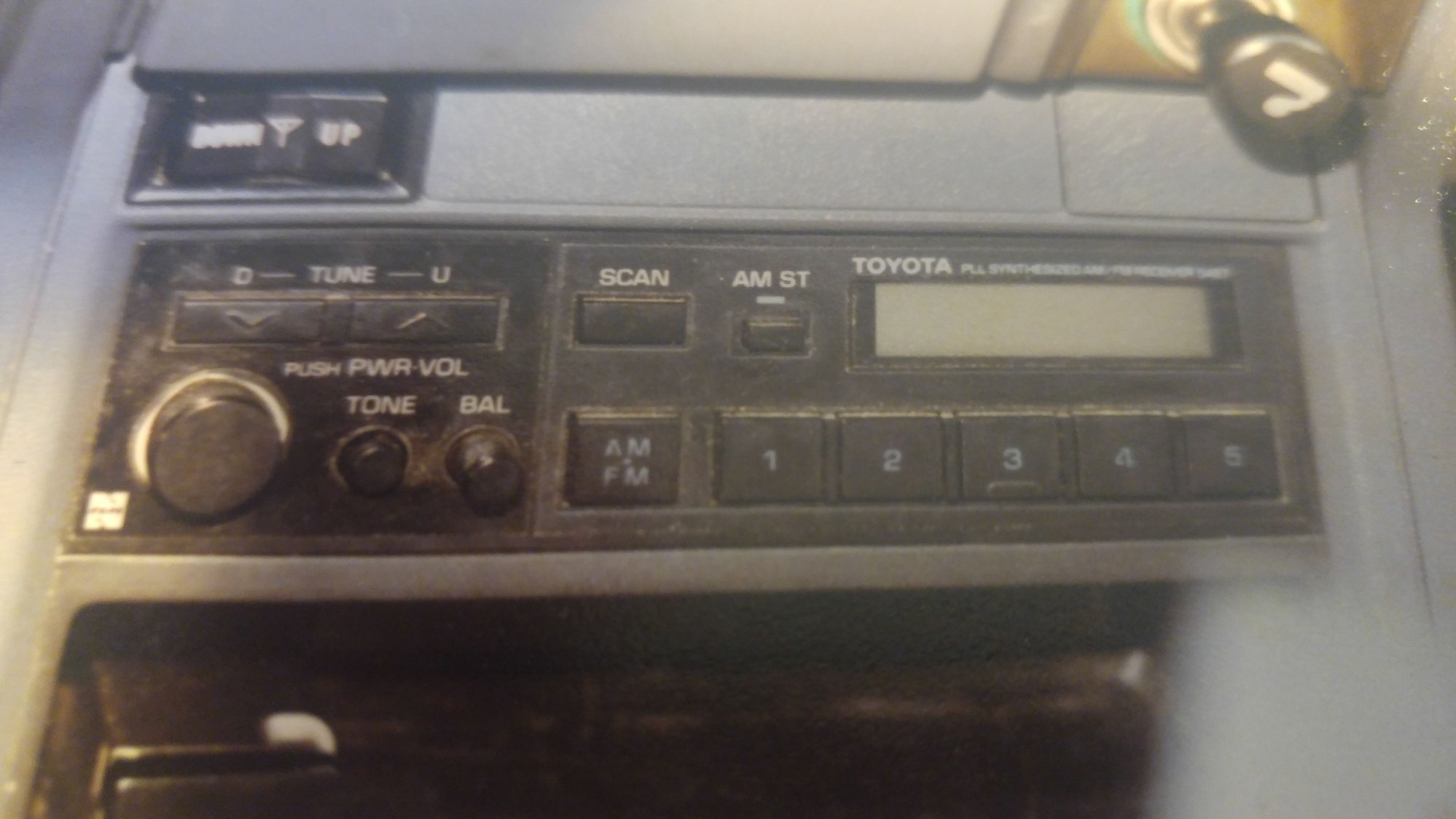 Show me your Toyota factory stereo (8588 Trucks and 4Runners