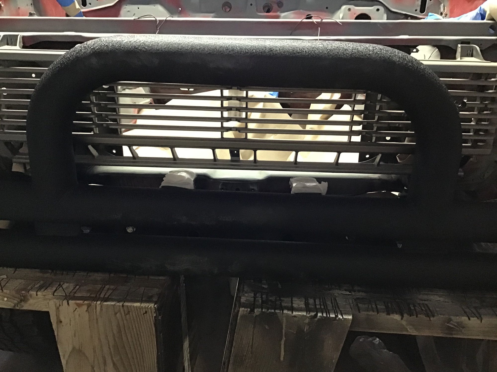 Front view. The truck is close to the front wall of the garage so this picture isn�t the best. 