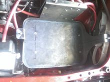 You can slightly see the national luna setup with two AMG Mega fuses bolted to the back upright, but I'll try to get some better pictures of it later