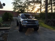 My rig with new to me set of wheels with 33's stock suspension