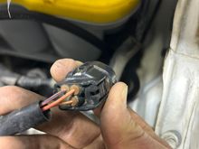 Pin 1 is Red = Ground "E1". Pin 2 Red/Light blue = S2. Pin 3 Red/Yellow = S1