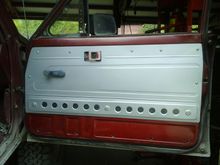 These were the first door panels i did, you can see the two deadend lines in the middle , they were suposed to make 90* turns and meet in the middle (like on the original panels, but my old machine was too small to finish the design)