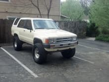 New to me 85 sr5 runner.
5.29s
35s
About 4&quot; of lift
Welded rear
Other stuff