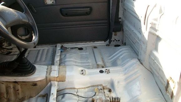 Nice and clean inside without rust, lots of 4X4's never left pavement, more for ego show which is great for me