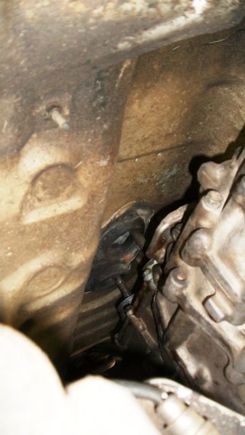 A great confirmation from the underside that the transfer case shifter wasn't done with the 3 inch BL which explains why it won't shift into any 4X4 configuaration
