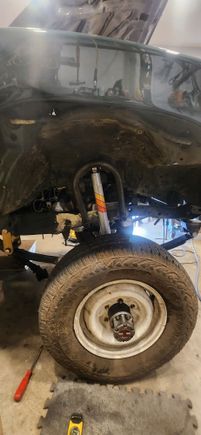 This is how the shock wants to sit using the factory bottom shock mounts on the front axle. Trail gear said to keep the shock bushings happy, not to push them too far one way or the other. But too keep the shock within the 12:00-1:00 ramge in terms of angle and It'll be good.