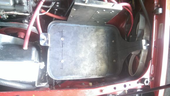 You can slightly see the national luna setup with two AMG Mega fuses bolted to the back upright, but I'll try to get some better pictures of it later