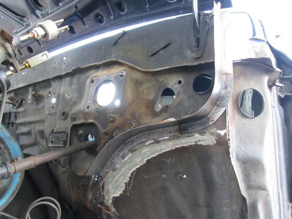 Set screwing flanges in best adjusted position.