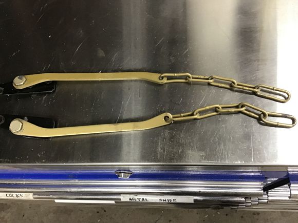 The tail gate stays arrived from an eBay seller. Here they are cleaned up and painted. 