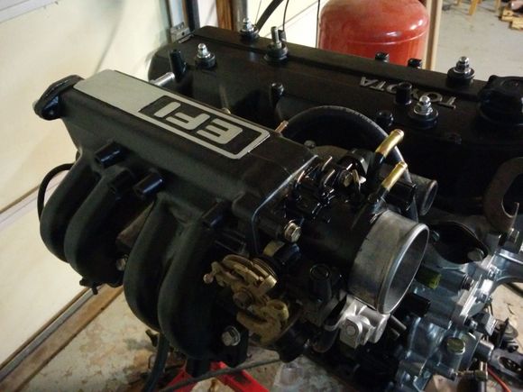 22RE Rebuild: Painted intake and exhaust manifolds, plenum, and TB