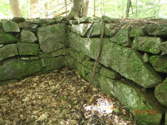 details of the dry masonry work, dating from the 1830s to the 1850s.