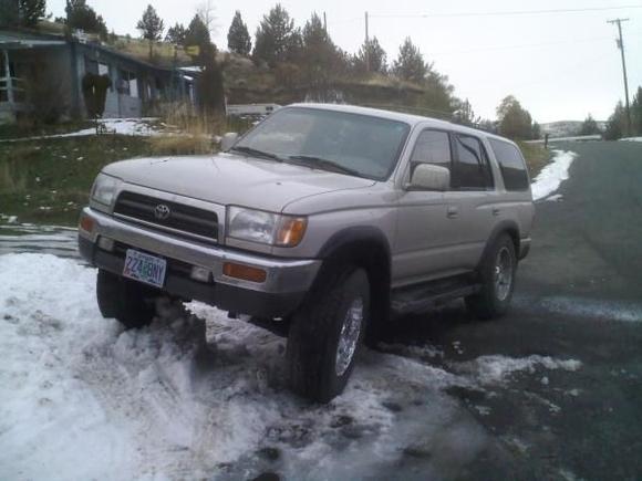 flexin out ... tire stuffed... the drift was bigger than it looks