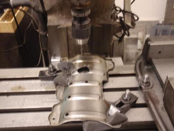 P5070001
Machine out the splash plate