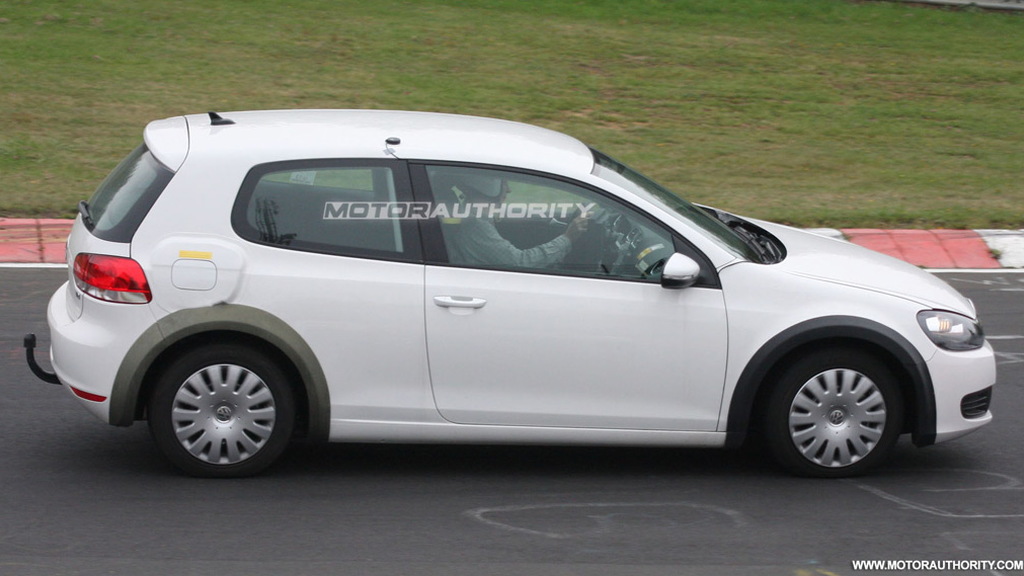 2012 MkVII Volkswagen Golf test-mule spy shots