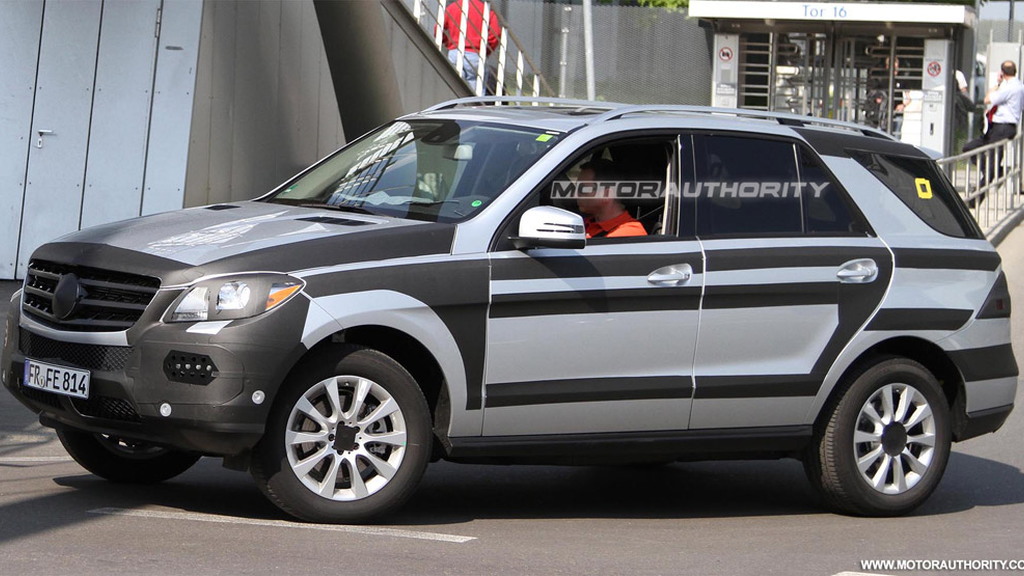 2012 Mercedes-Benz ML-Class with AMG Sports Pack spy shots