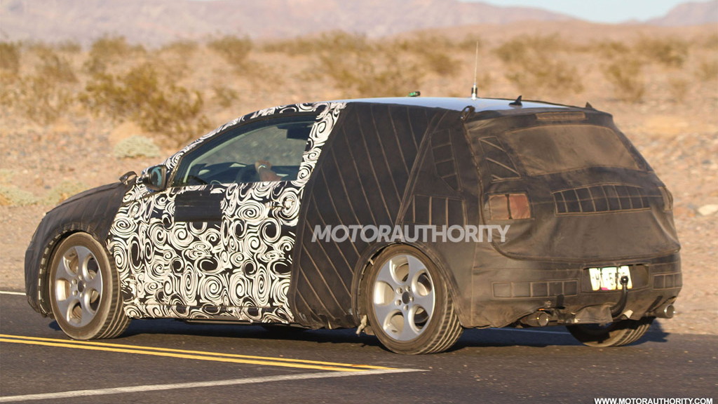 2014 Volkswagen Golf GTI spy shots