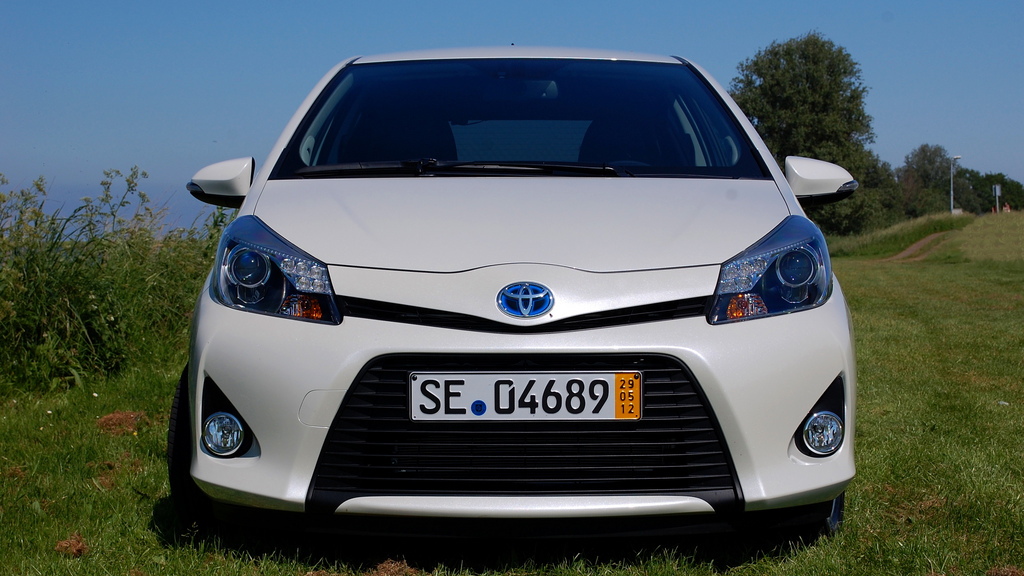 Toyota Yaris Hybrid First Drive [Photos: Antony Ingram]