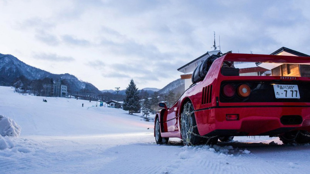 Ferrari F40 tackles a ski slope in Japan - Image via Kunihisa Kobayashi