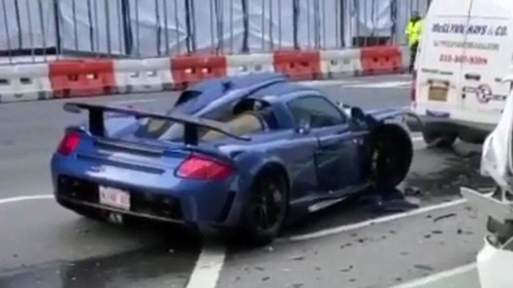 Porsche Carrera GT crashed by Benjamin Chen on April 7, 2020 - Photo credit: Trlrace/Instagram