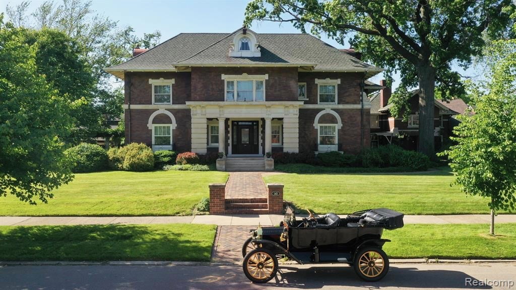 Henry Ford's Detroit house (photo via Hall & Hunter)