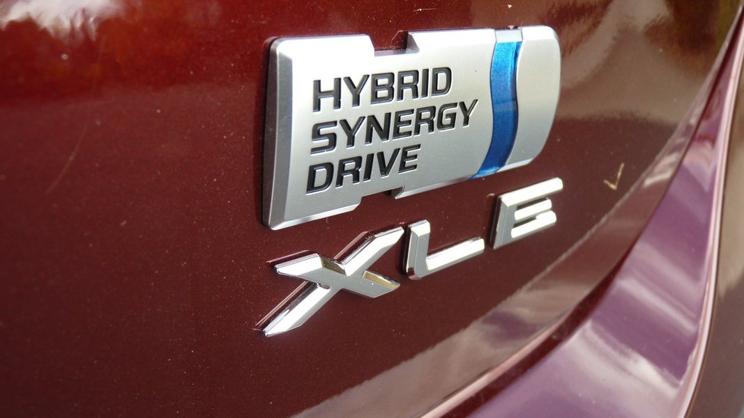 2013 Toyota Avalon Hybrid  -  First Drive, 10/2012