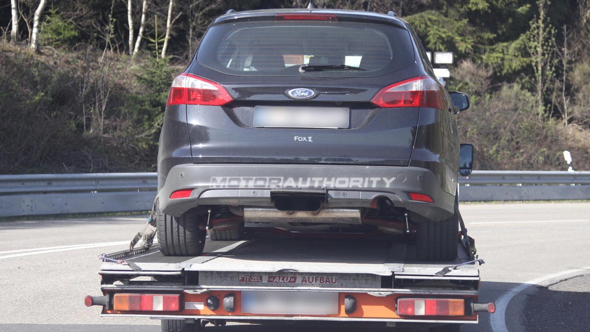 2013 Ford Focus RS Wagon (Turnier) test mule spy shots