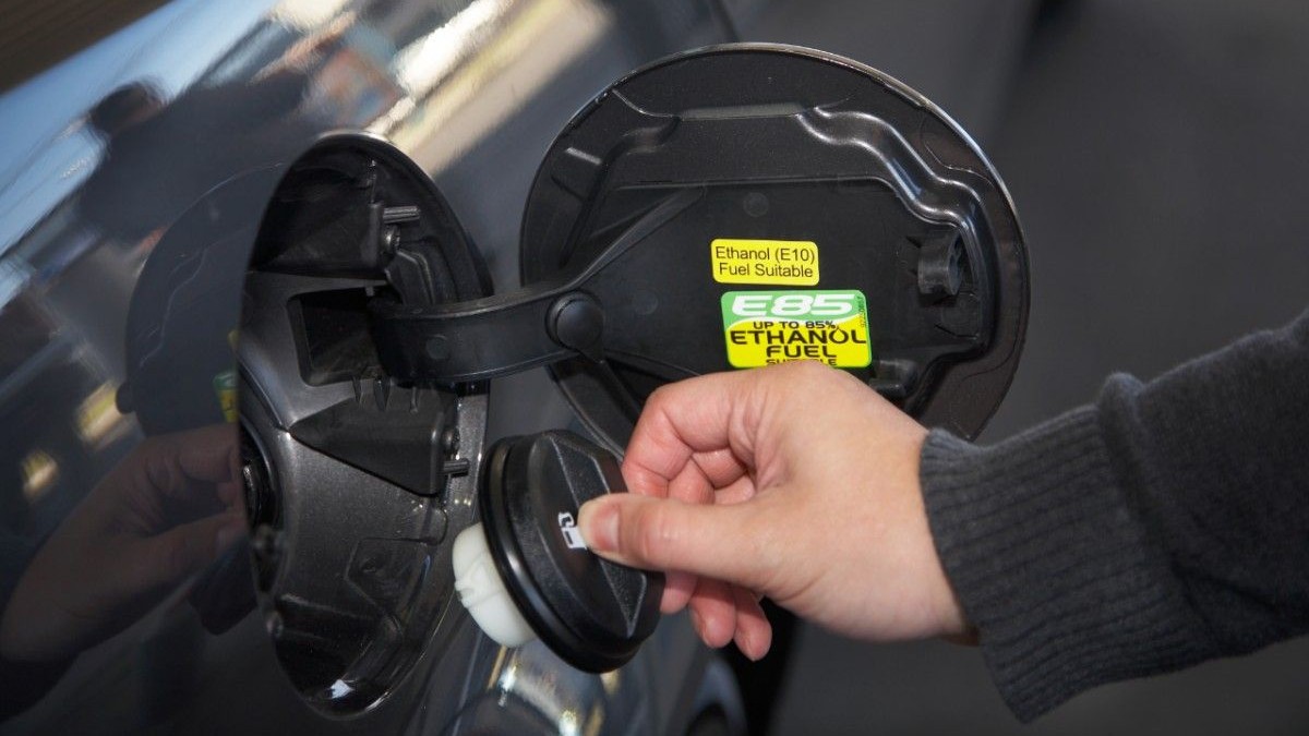 Ethanol warning at fuel filler